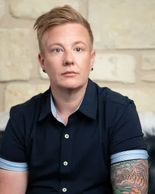 elijah-stinger-lcsw-austin-therapist Austin LGBTQ / Trans therapist, Elijah Stinger LCSW - headshot